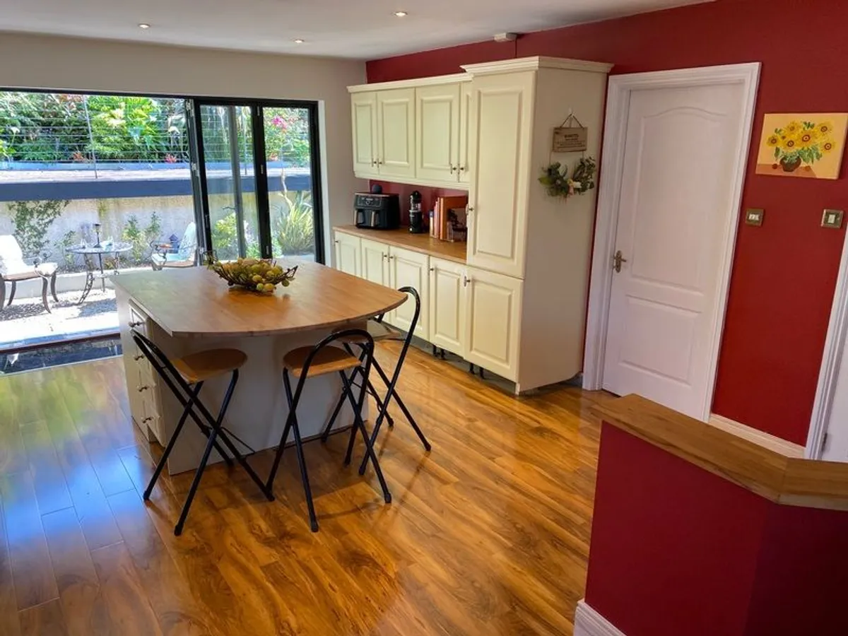 Cream Kitchen + Island+ Solid Oak Worktops + integrated Dishwasher & Fridge/Freezer + new Quartz black Sink & Mixer Tap - Image 2