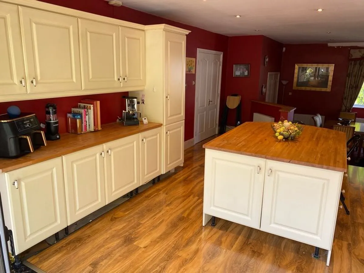 Cream Kitchen + Island+ Solid Oak Worktops + integrated Dishwasher & Fridge/Freezer + new Quartz black Sink & Mixer Tap - Image 3