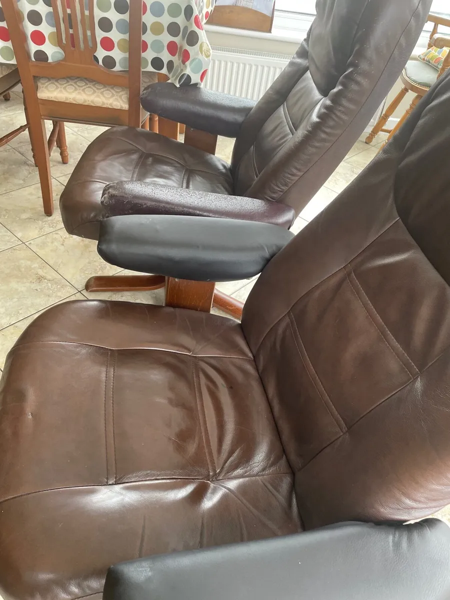 2 arm chairs - Image 1
