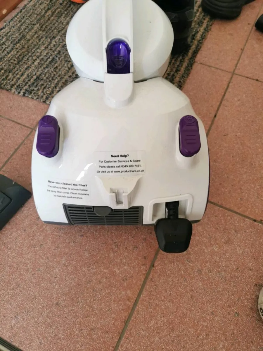 Russell Hobbs Corded Vacuum Cleaner – Good Condi - Image 3
