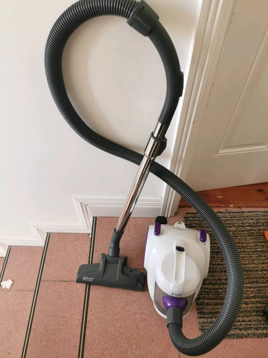 Russell Hobbs Corded Vacuum Cleaner – Good Condi - Image 1