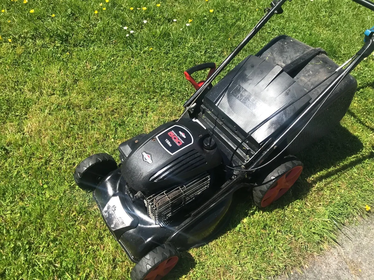Briggs and stration Self drive lawnmower - Image 4