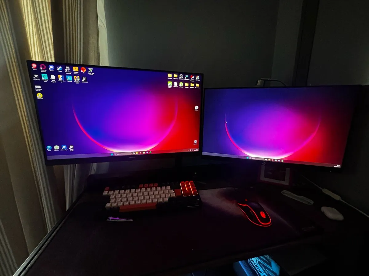 Gaming Pc with 2 monitors - Image 2
