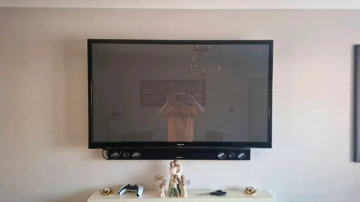 51" Samsung TV - Image 2