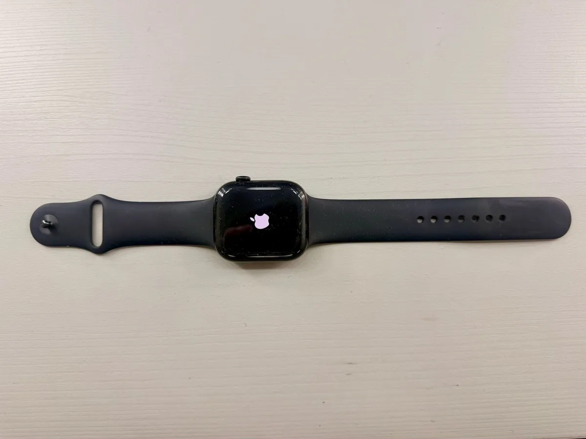 Apple Watch Series 11 46mm *IMMACULATE* - Image 4