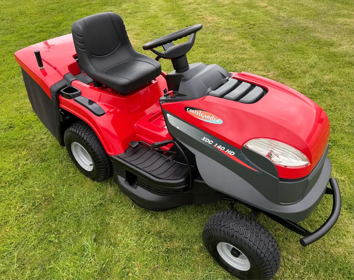 Castlegarden hydrostatic mower - Image 4