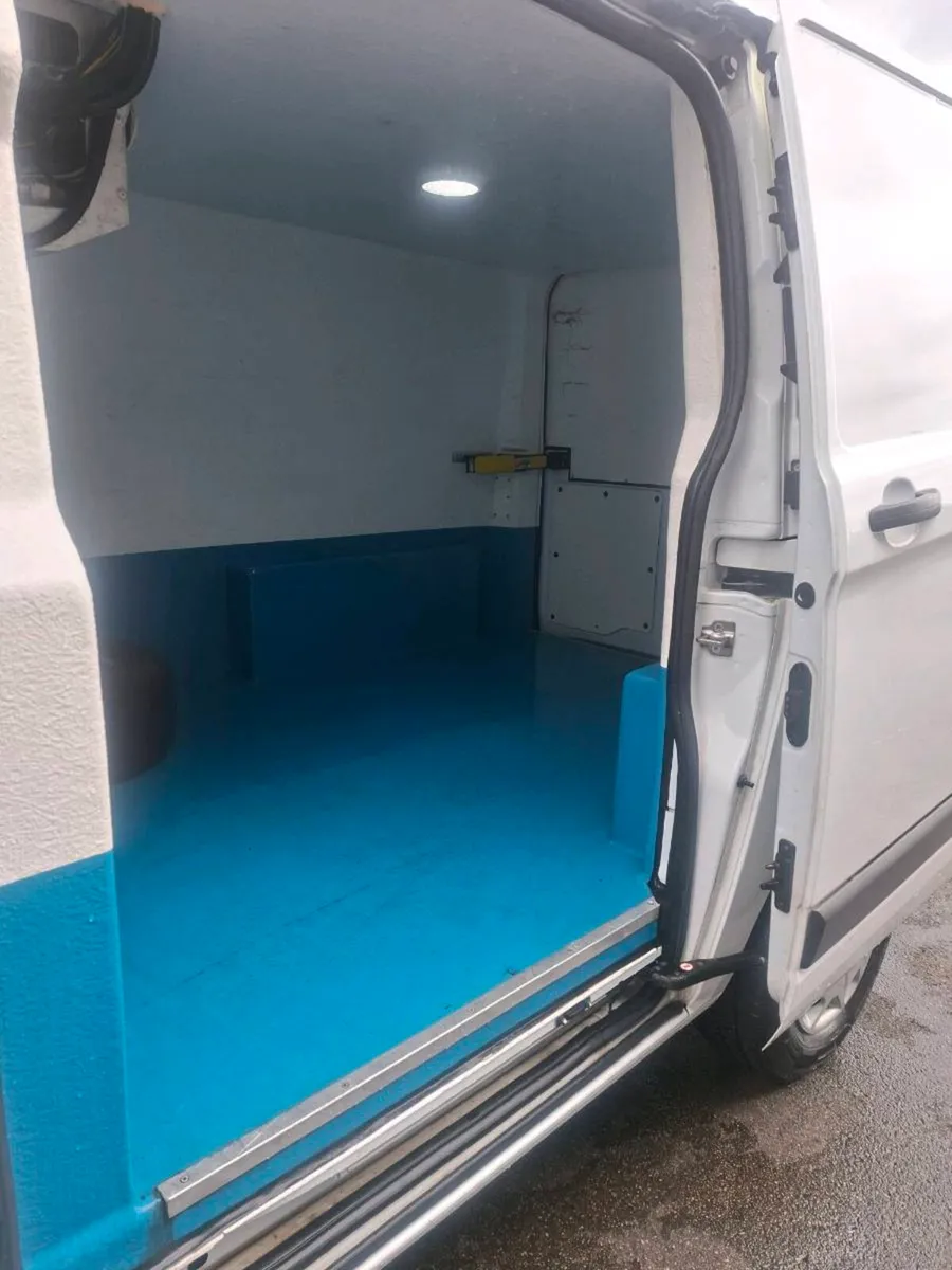 Ford custom fridge freezer van - Image 4