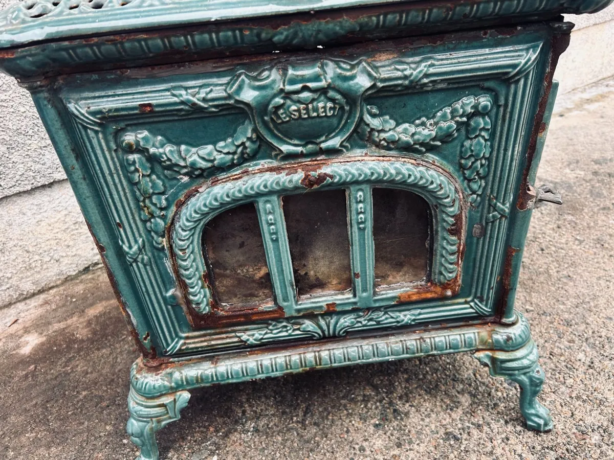 Vintage French-Style Cast Iron Stove - Image 4