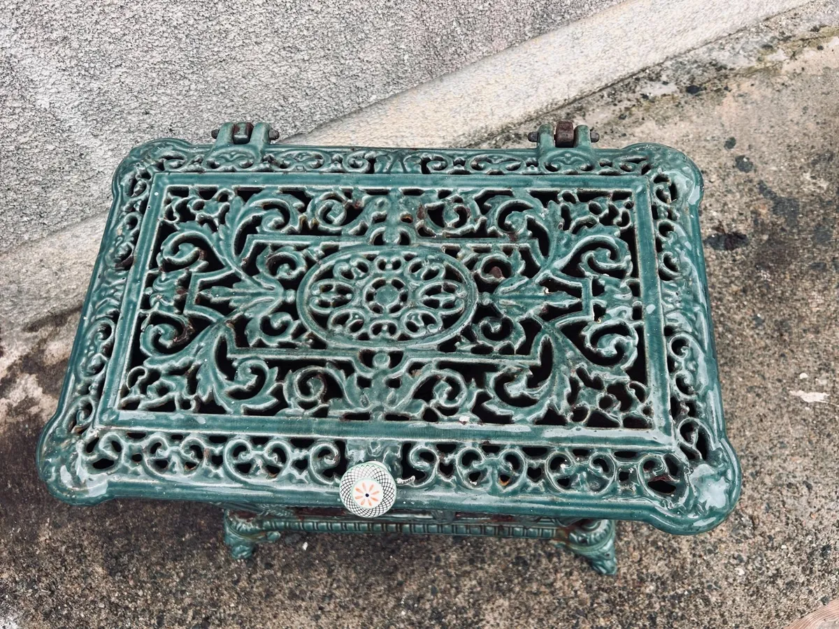 Vintage French-Style Cast Iron Stove - Image 3