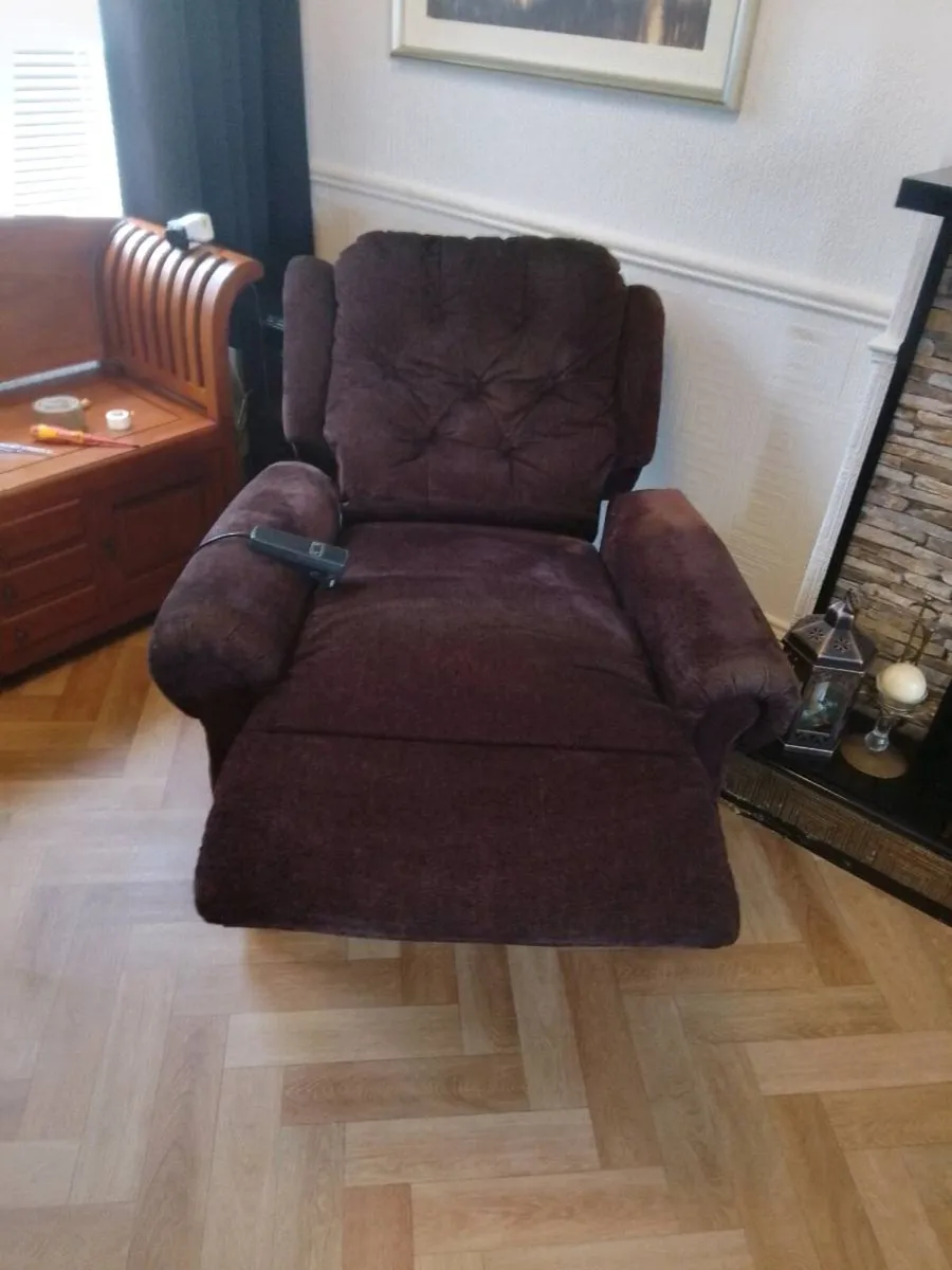Mobility lift and recliner armchair - Image 2