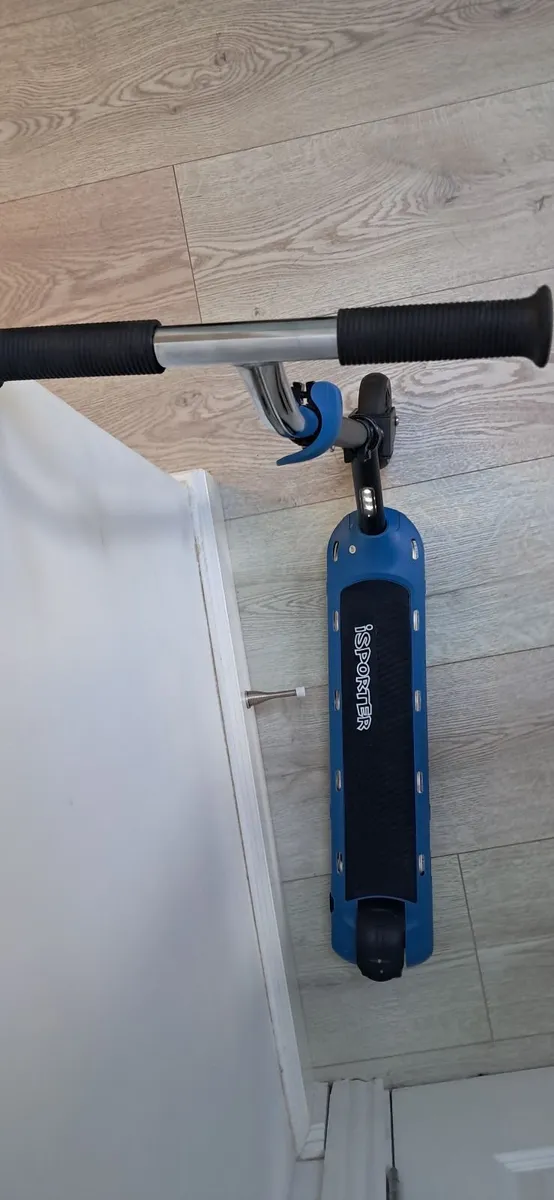 Isporter 6yrs+ kids electric scooter. - Image 3