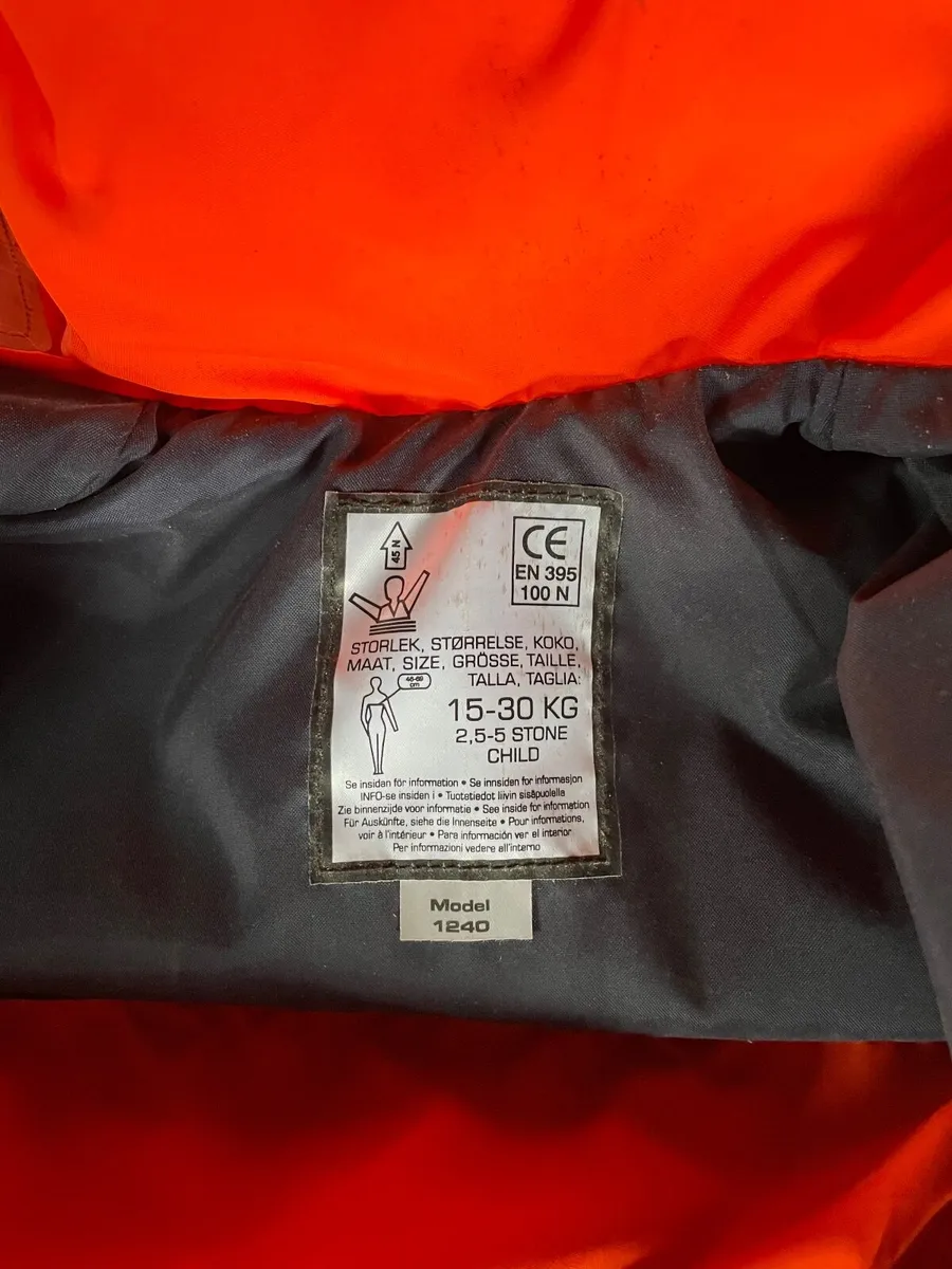 Life jacket - Image 4