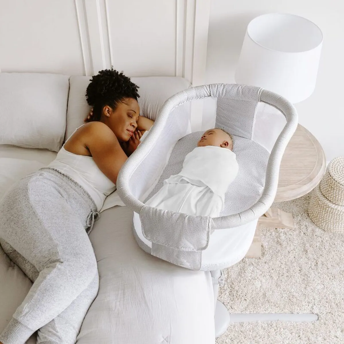 Halo Bassinet Swivel 360 - Image 1