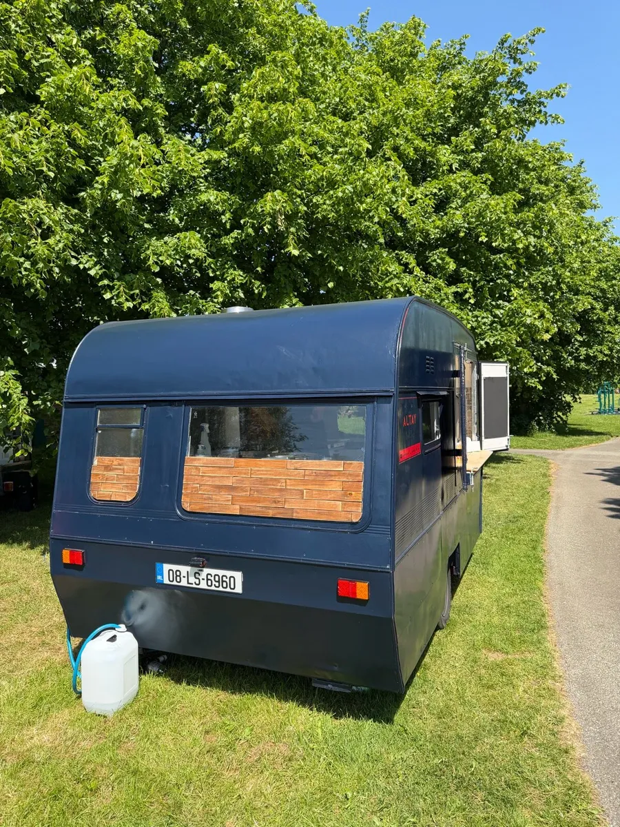 THOMSON T-LINE VINTAGE FOOD / COFFEE TRAILER - Image 3