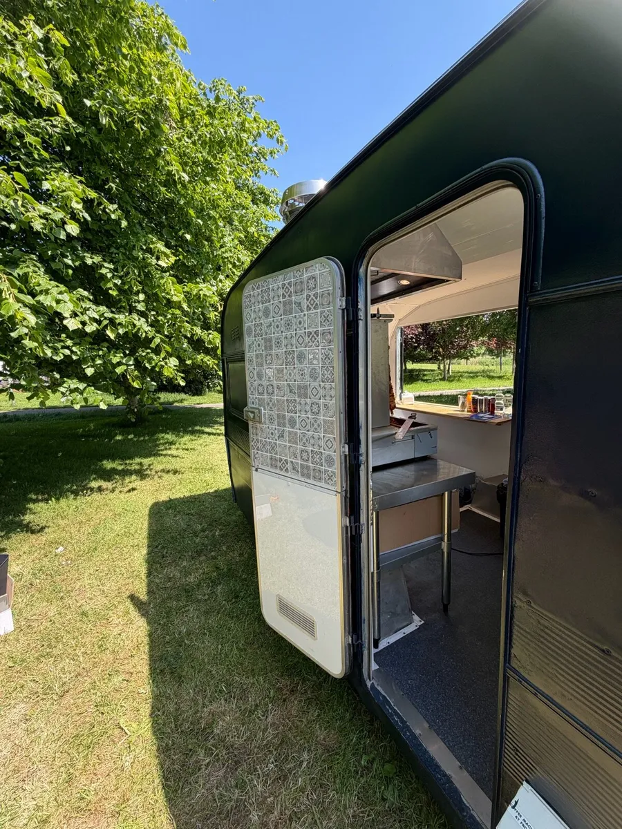THOMSON T-LINE VINTAGE FOOD / COFFEE TRAILER - Image 4