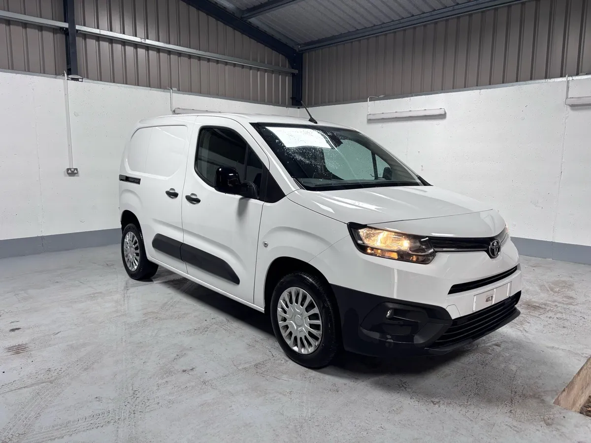 2024 Toyota Proace City icon - Image 1