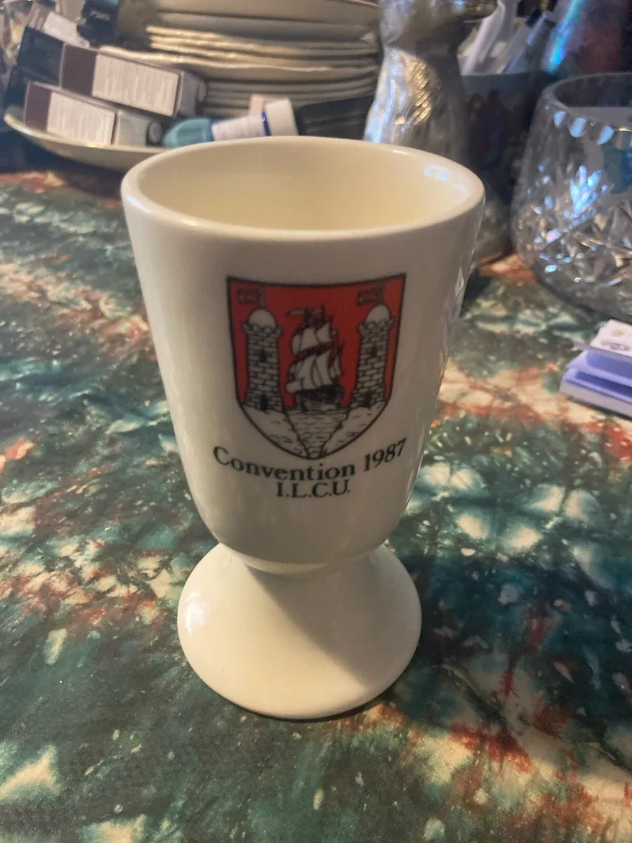 Irish crest goblet free postage - Image 1