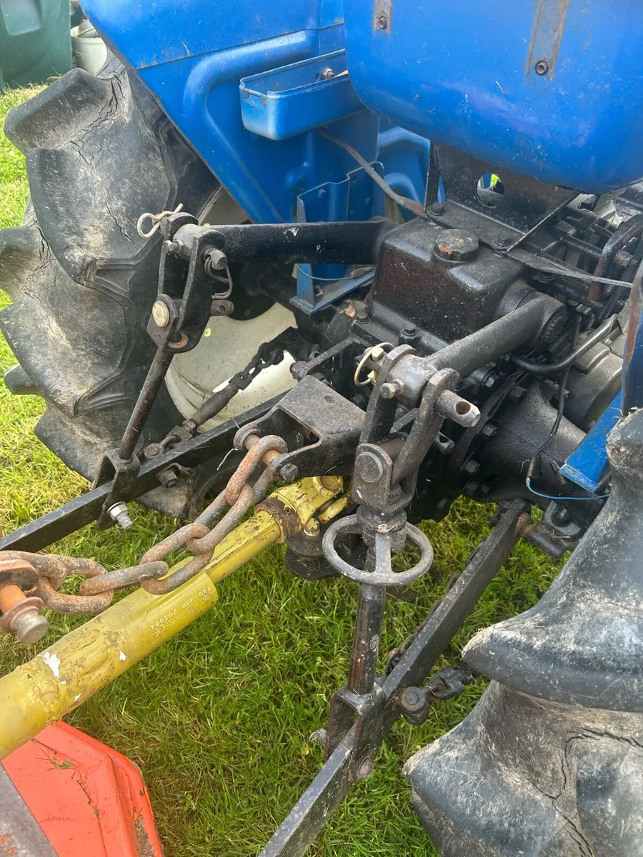 Iseki TS 2205 & finishing mower - Image 4