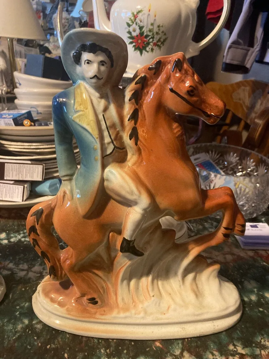 Staffordshire figures free postage - Image 2