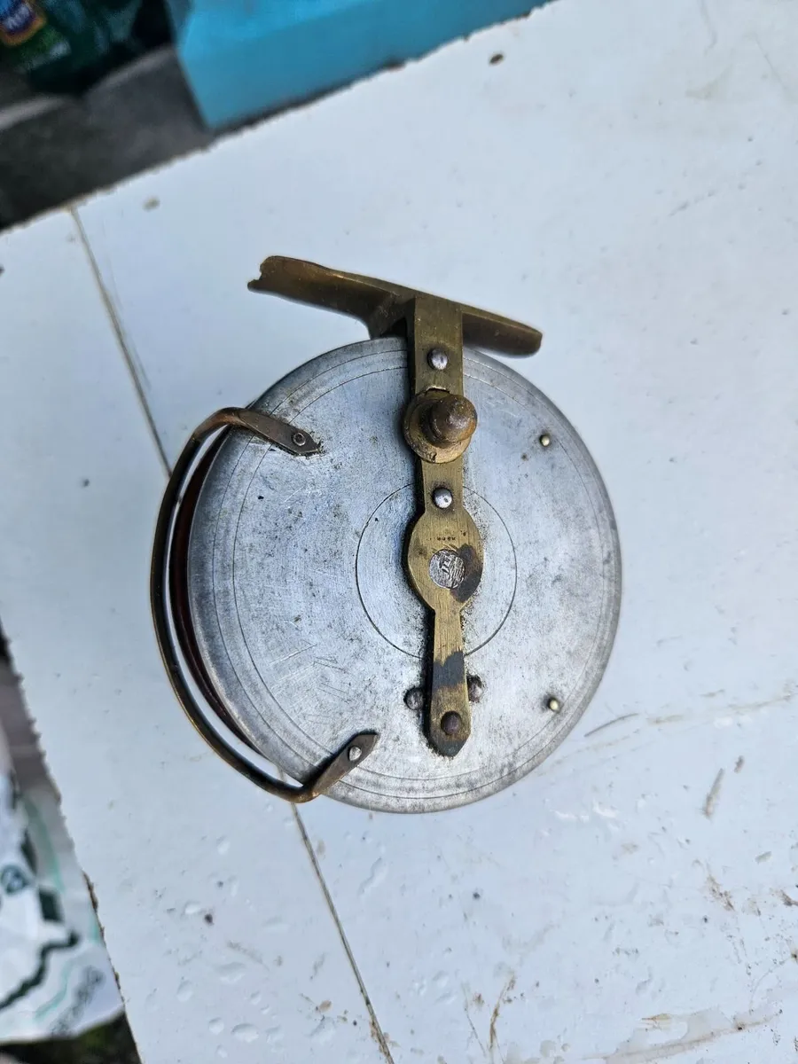 Vintage Fishing Reel - Image 2