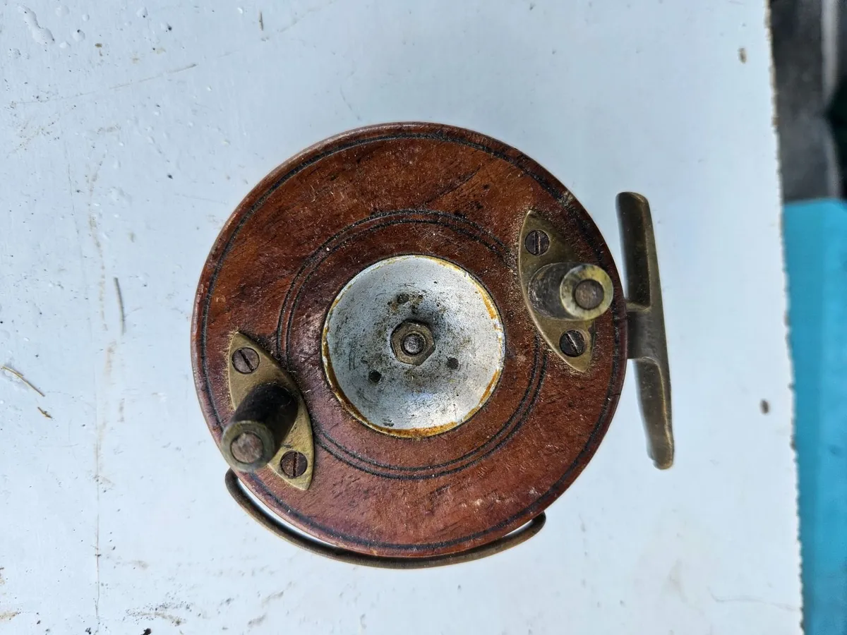 Vintage Fishing Reel - Image 3