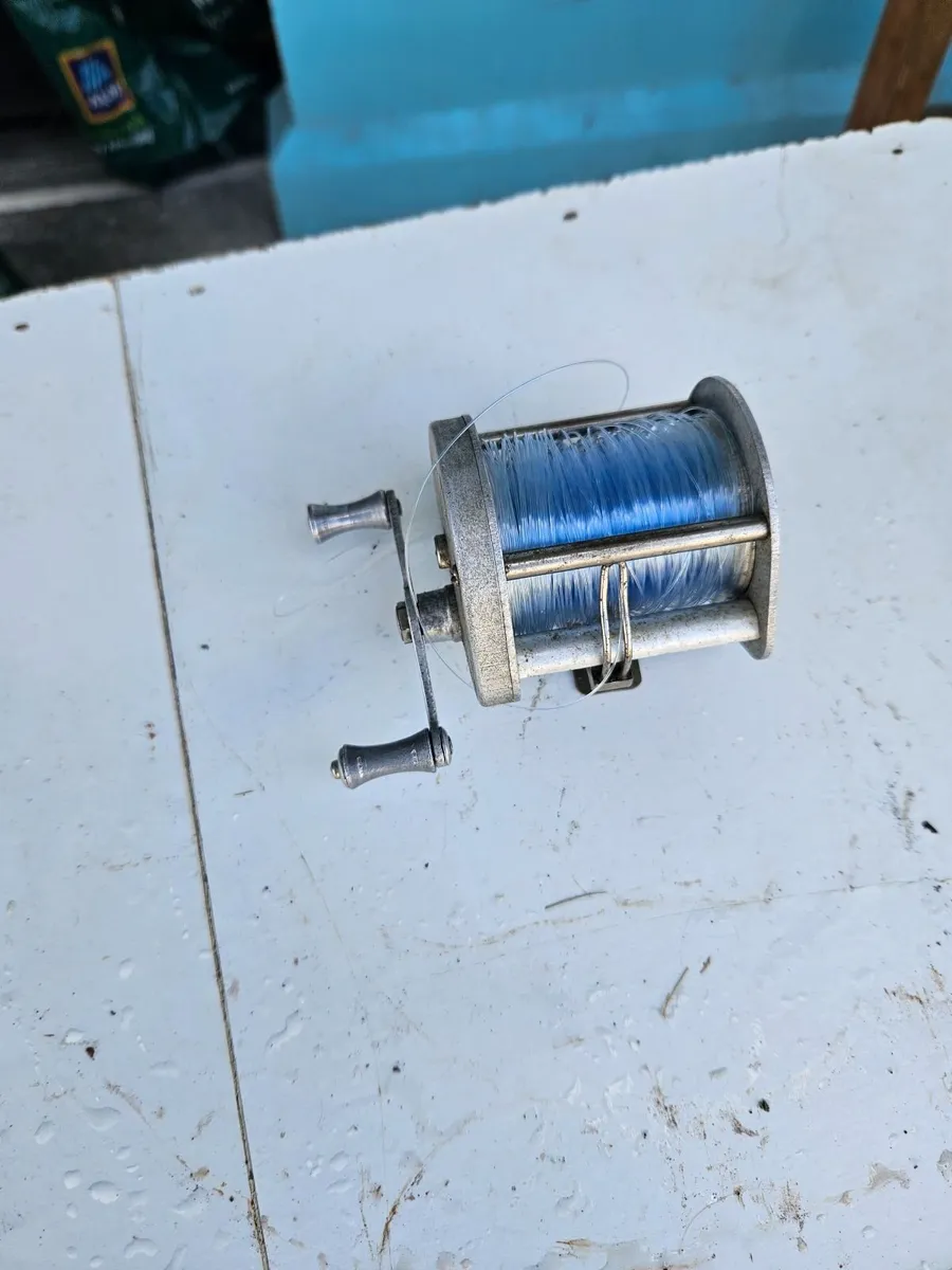 Fishing Reel - Image 2