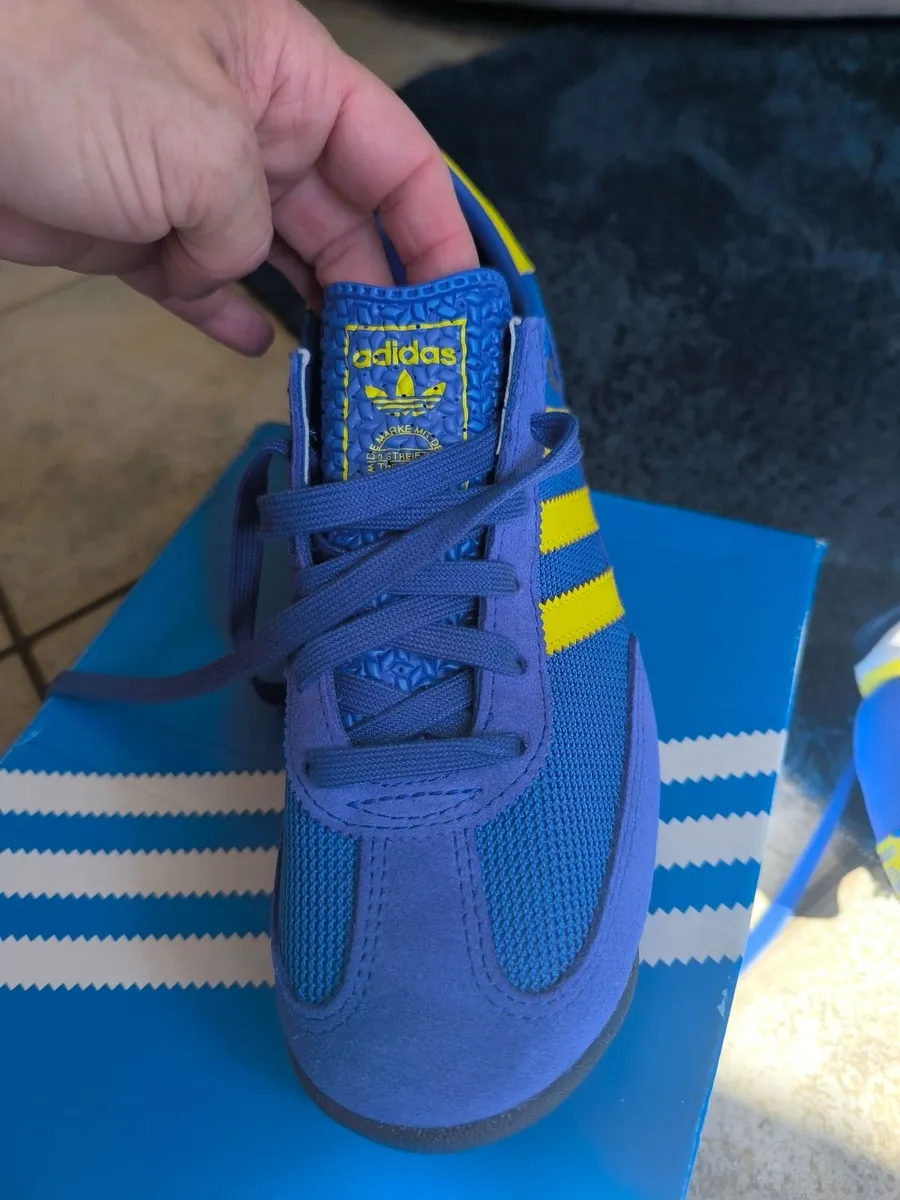 New SL 72 RS Shoes. Genuine - Image 2