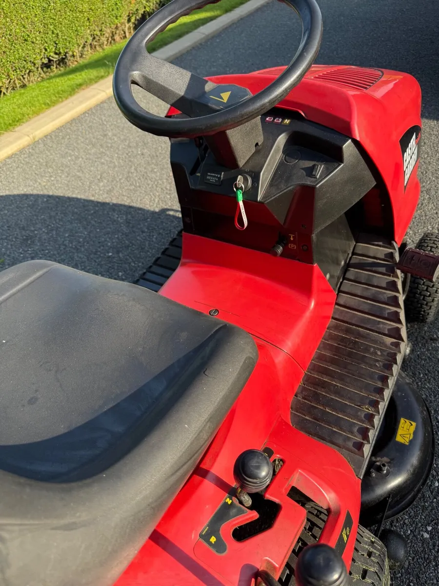 Castel Garden Twin Cut Ride-On Mower - Image 1