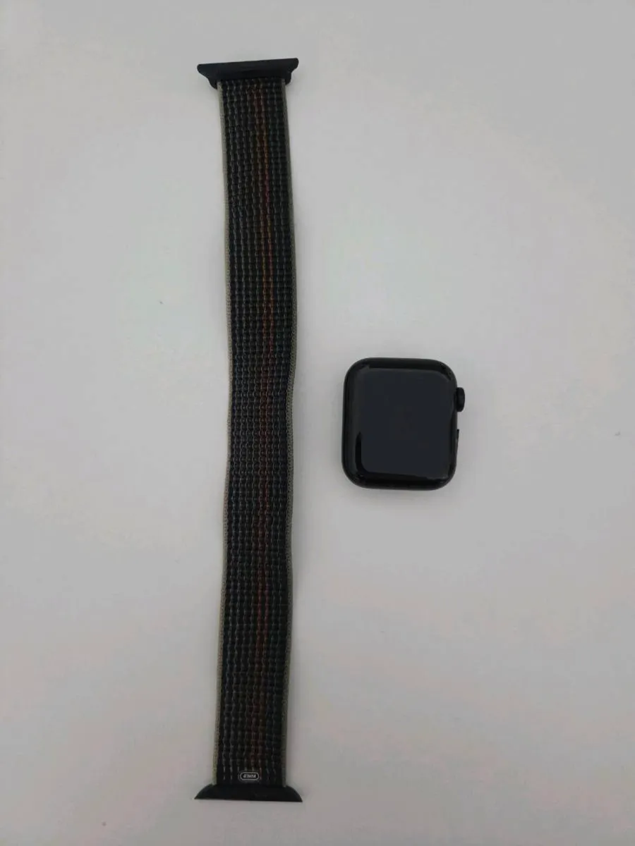 Apple iWatch SE (GPS) 2nd generation 40mm - Image 1