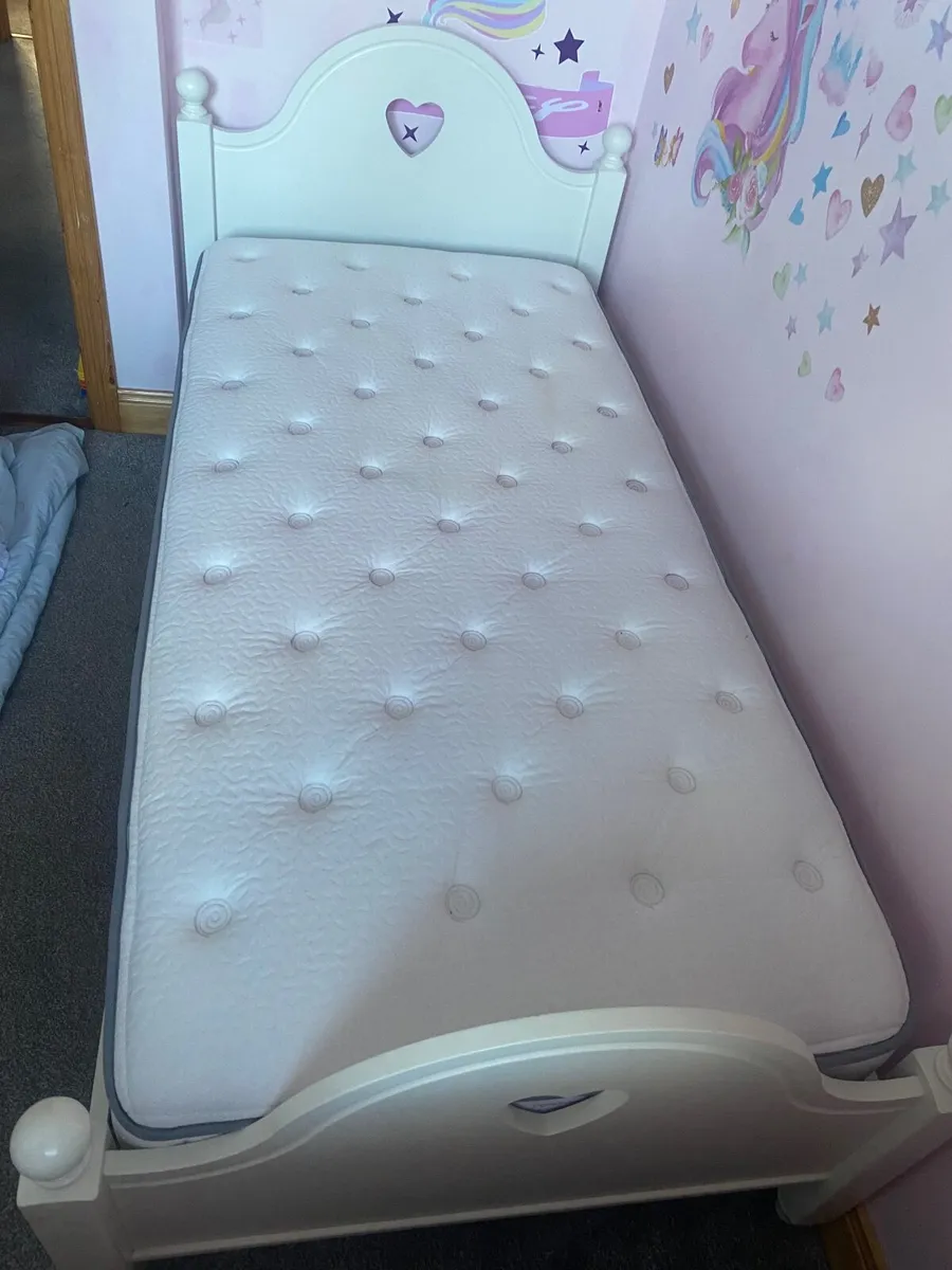 Child’s single bed and mattress - Image 4
