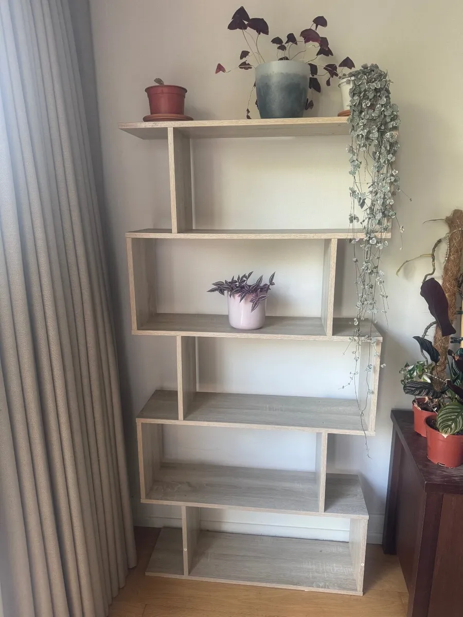 Display stand room divider - Image 1