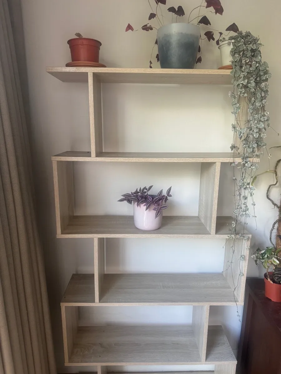 Display stand room divider - Image 2