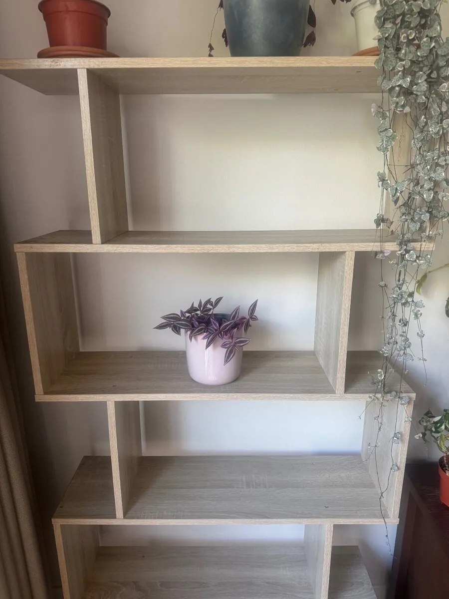 Display stand room divider - Image 3