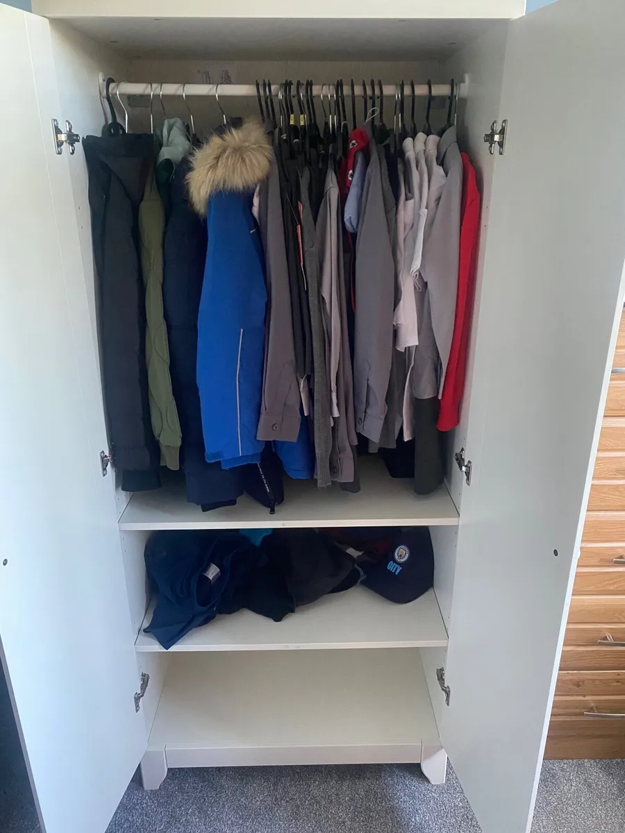 Child’s wardrobe - Image 2