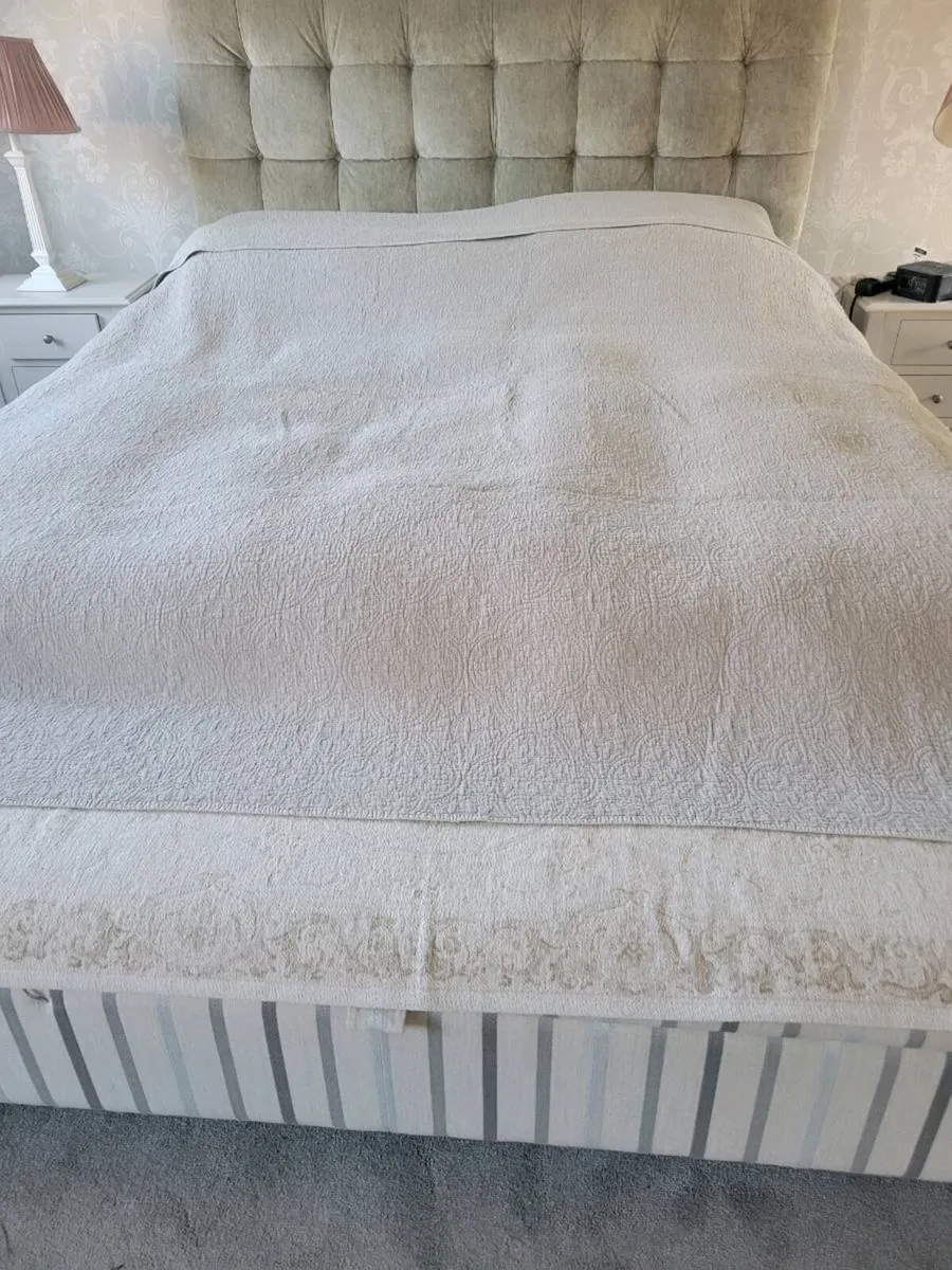 Laura Ashley bedspread - Image 4
