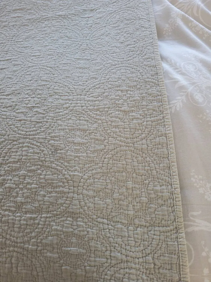 Laura Ashley bedspread - Image 3