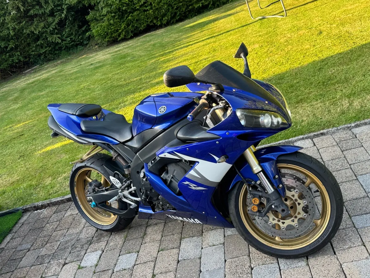 R1 - Image 1