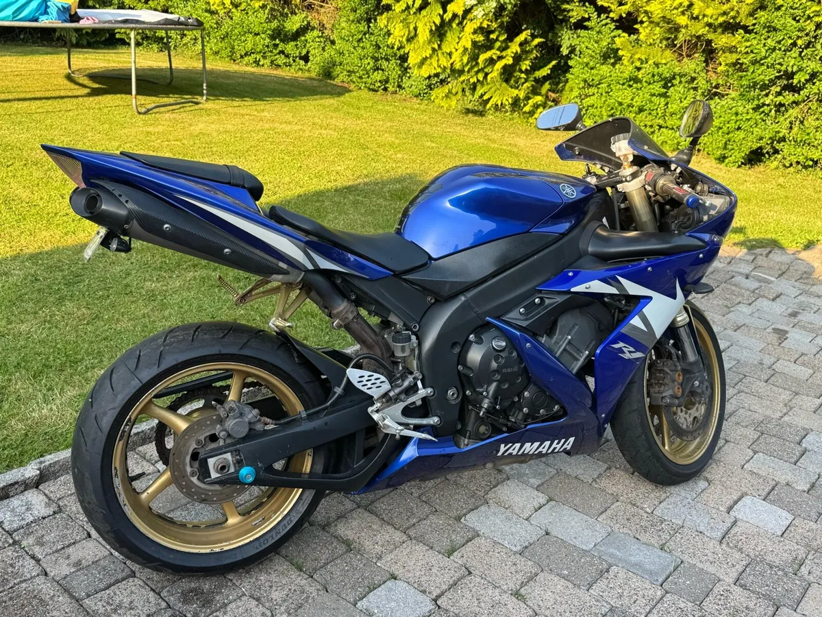 R1 - Image 3