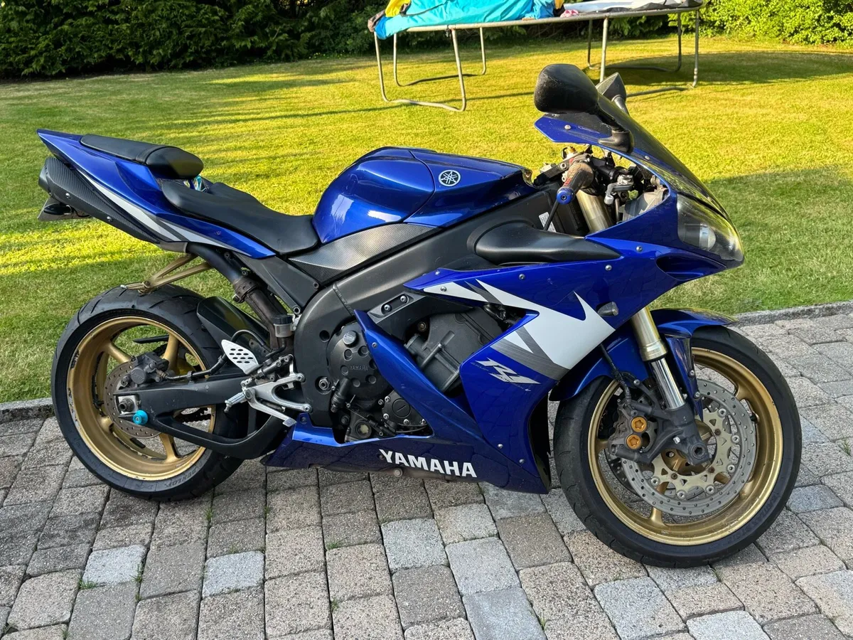 R1 - Image 4