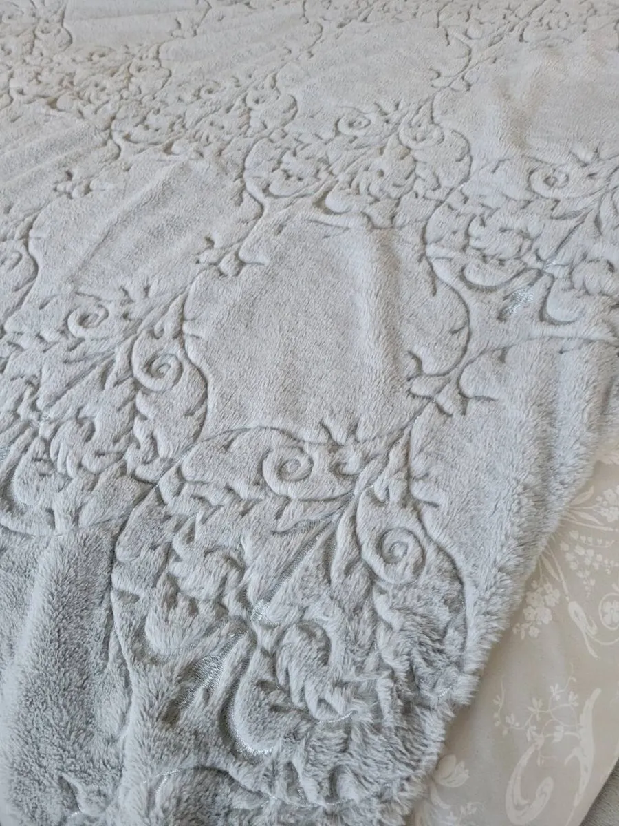 Laura ashley throw - Image 1