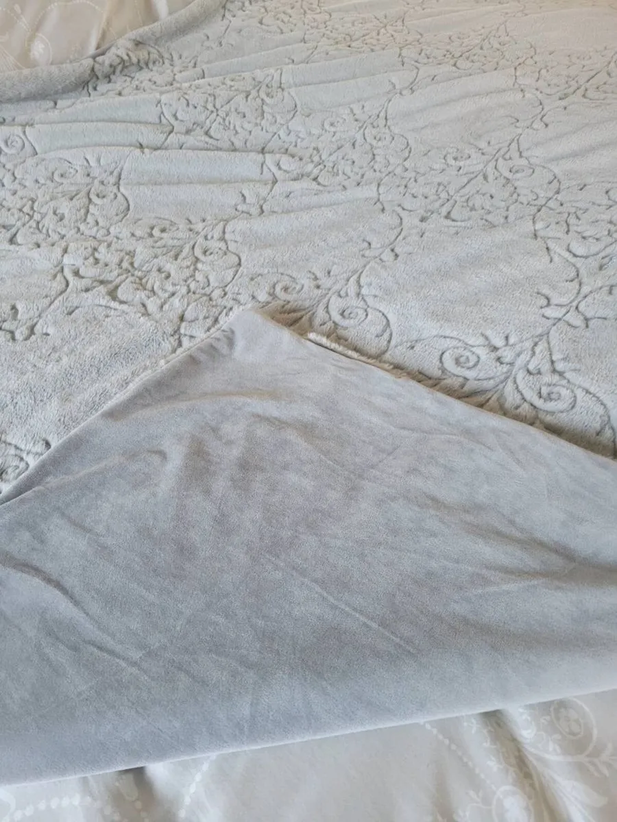 Laura ashley throw - Image 2