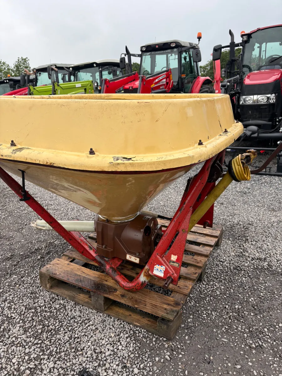 Vicon Wagtail Fertiliser Spreader - Image 2