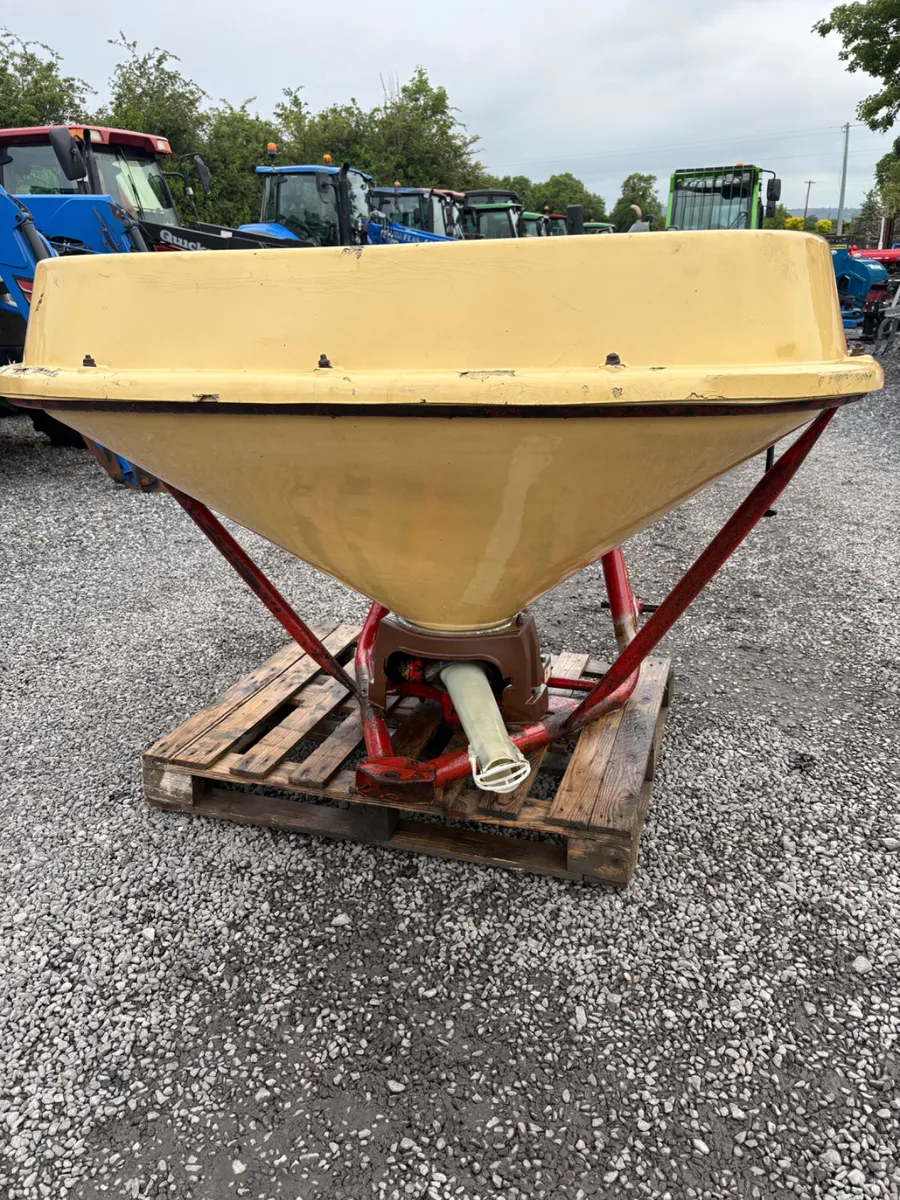 Vicon Wagtail Fertiliser Spreader - Image 4
