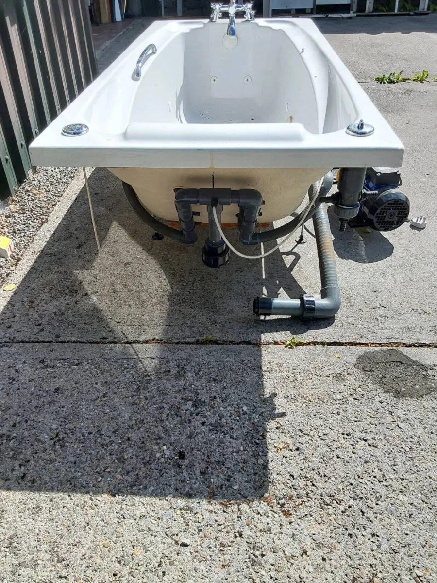 Jacuzzi Neckstream Bath with pump - Image 4