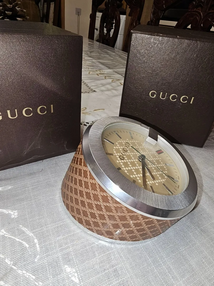 Gucci Analog Quartz Men Table Clock Vintage Origin - Image 4