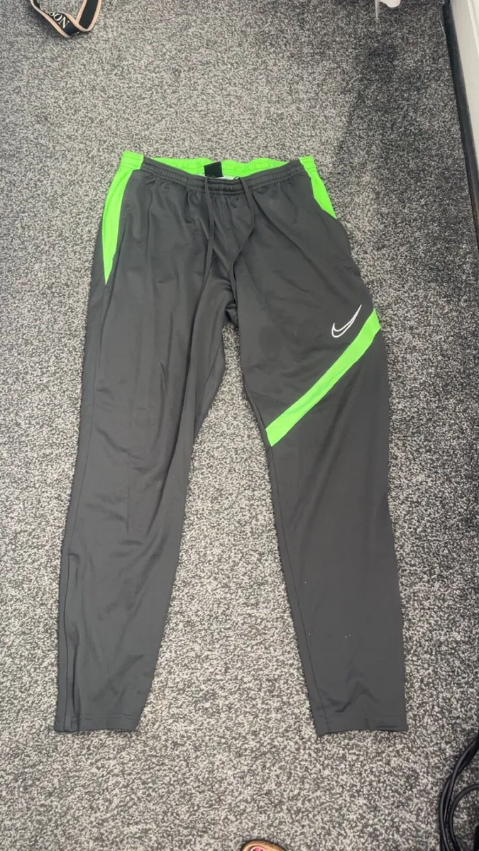 Nike tracksuit bottoms - Image 1