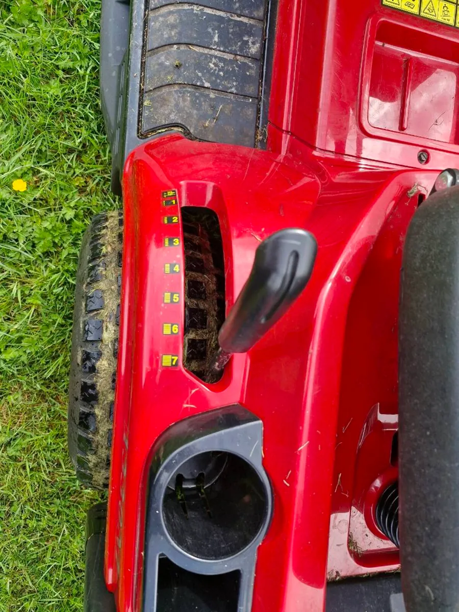 Mountfield Ride On Lawnmower - Image 4