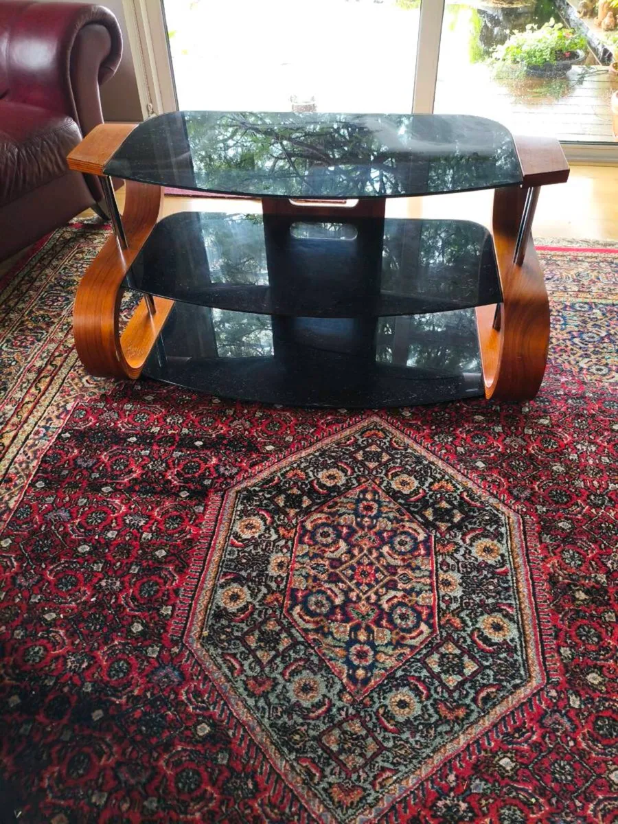 Beautiful TV stand like new,70 Euro bargain - Image 3