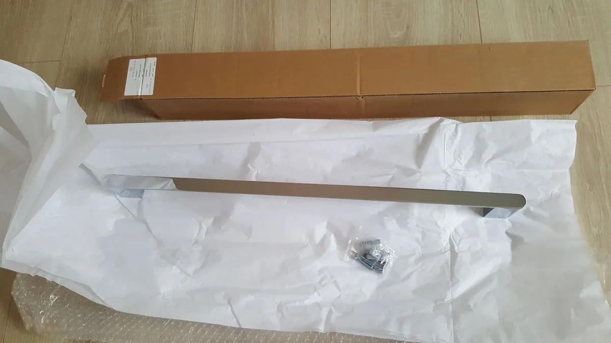 Aqualla Towel Rail – brand new, in box - Image 3