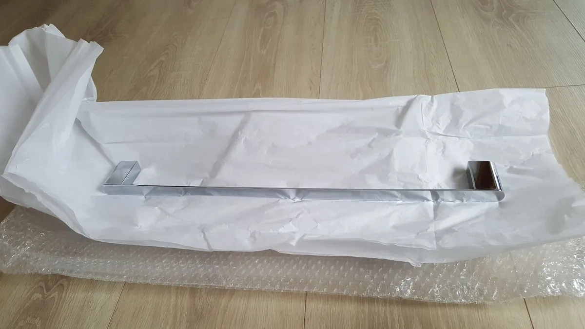Aqualla Towel Rail – brand new, in box - Image 1